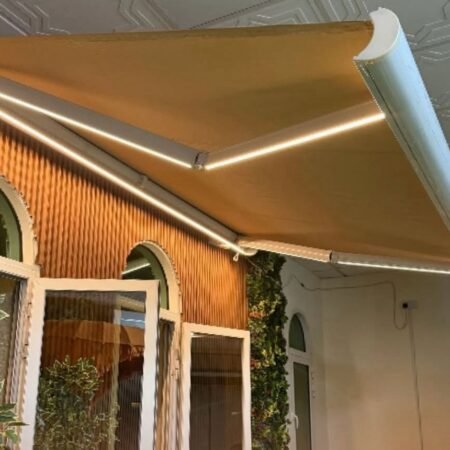 REMOTE-CONTROLLED AWNING